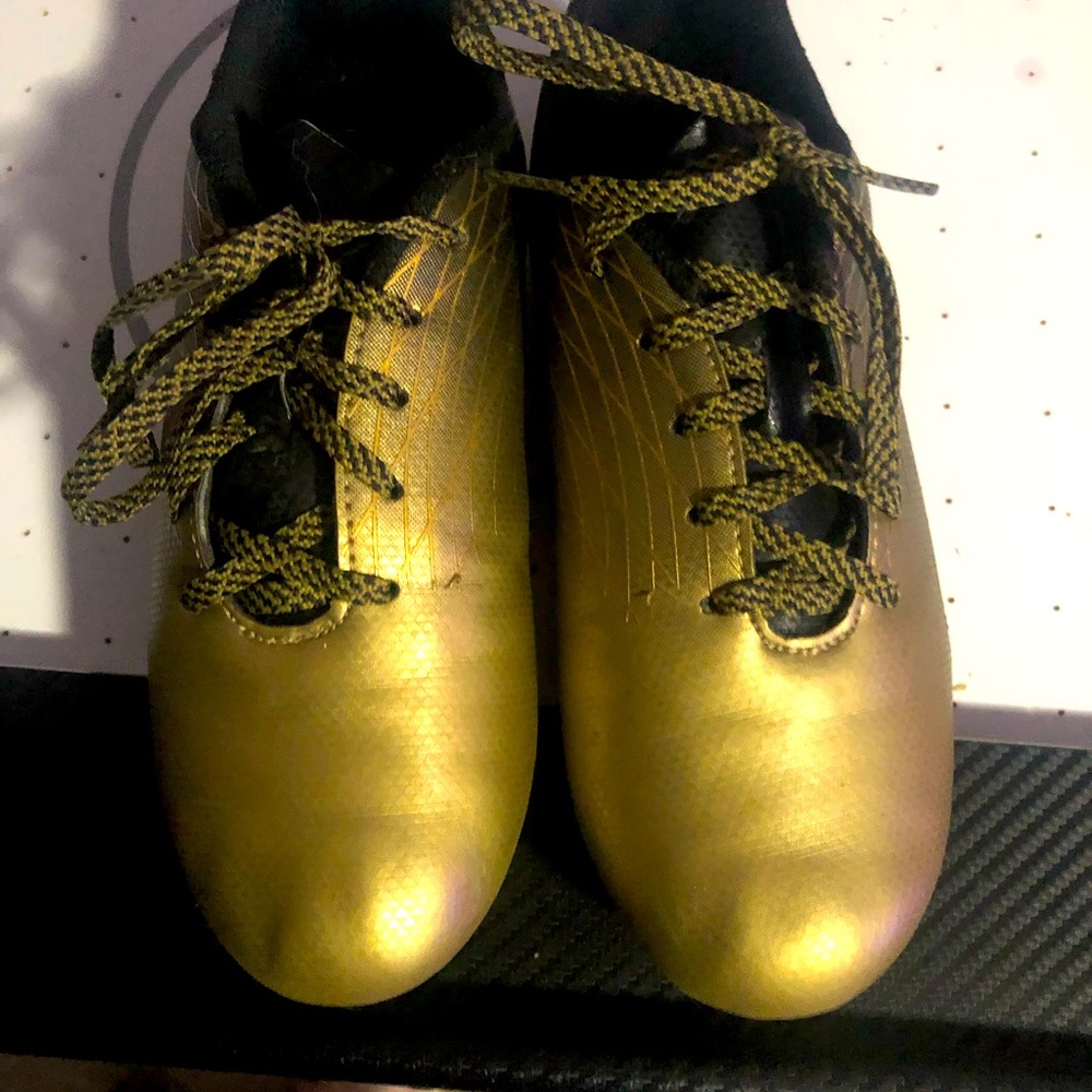 Boys soccer cleats size 2
